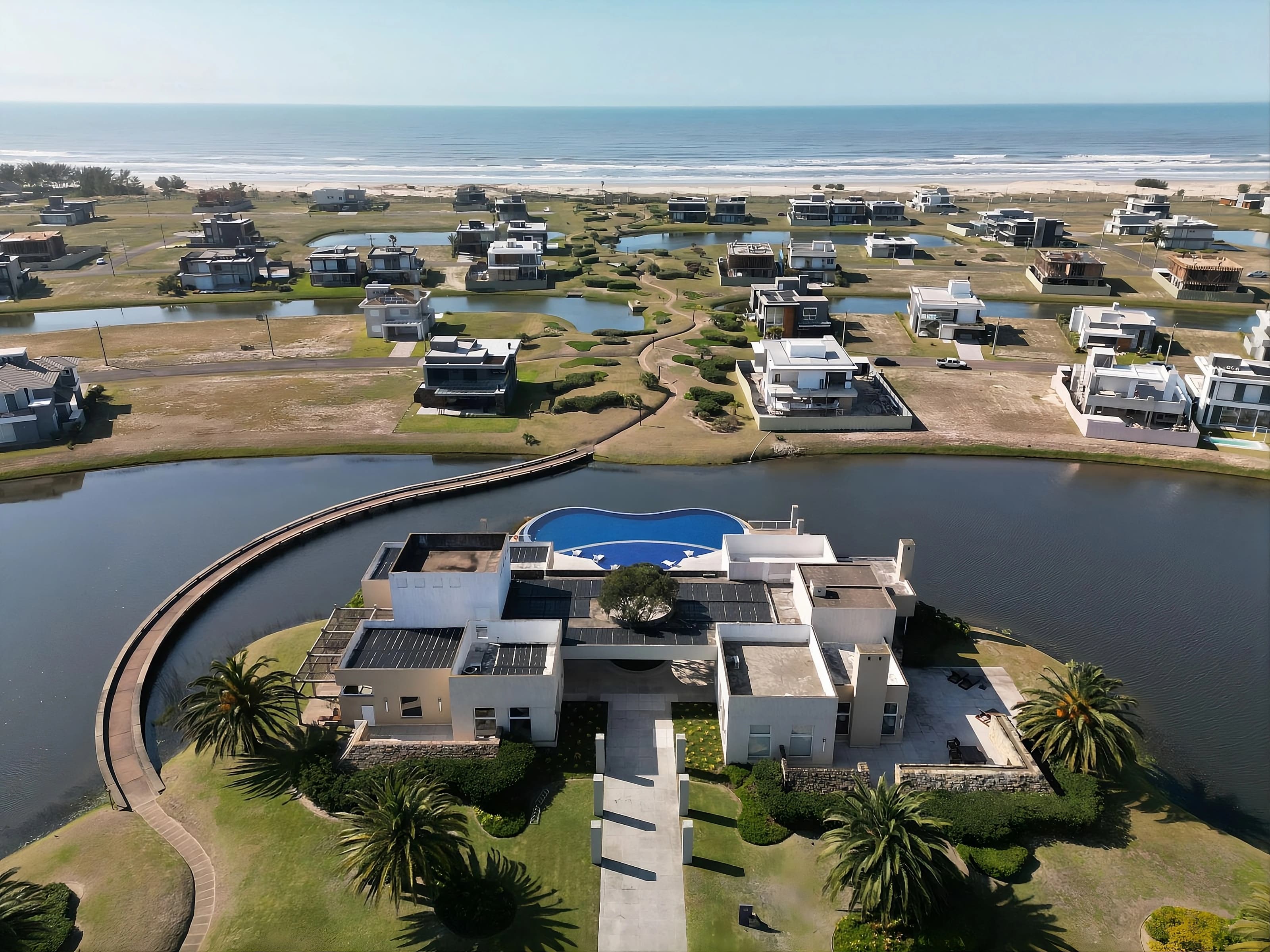 Imóveis Capão Novo - Vista aérea privilegiada dos melhores condomínios do litoral