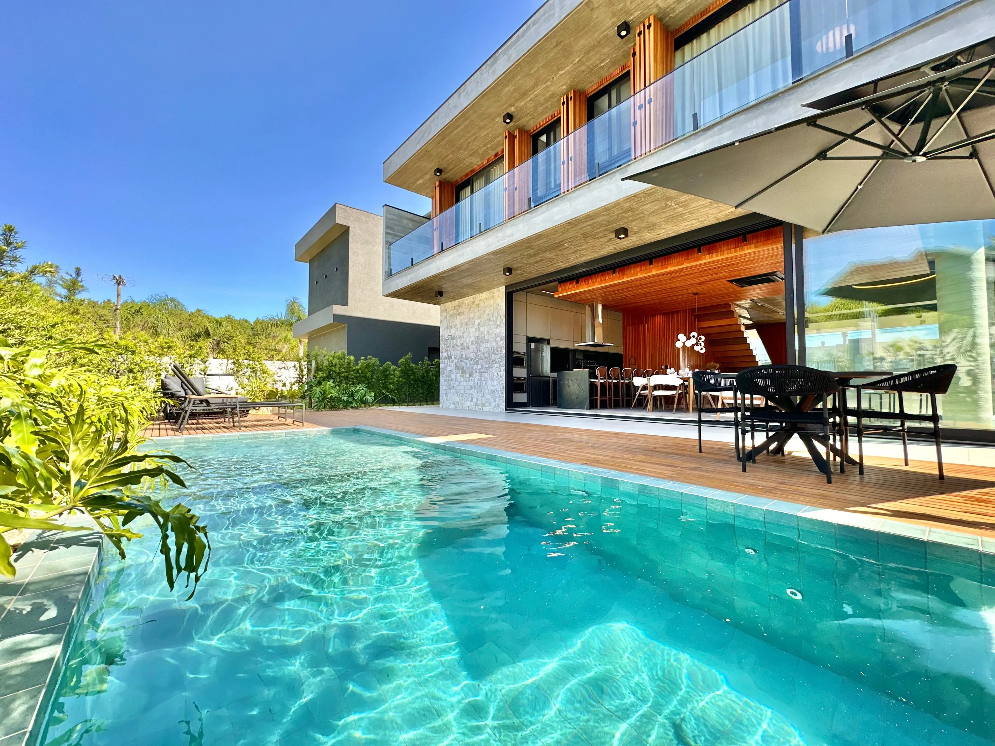 Casa de Alto Padrão em Condomínio